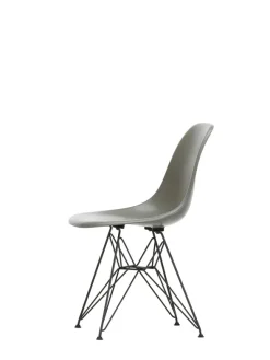 Eames Fiberglass Chair DSR, sortlakeret fra Vitra