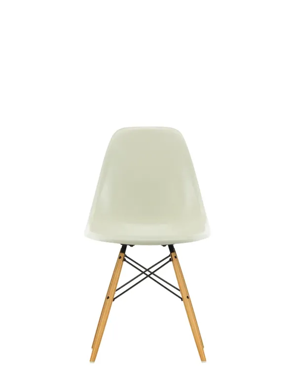 Eames Fiberglass Chair DSW, lys ahorn fra Vitra