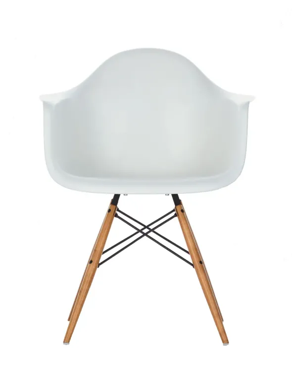 Eames Plastic Armchair DAW, ahorntræ fra Vitra