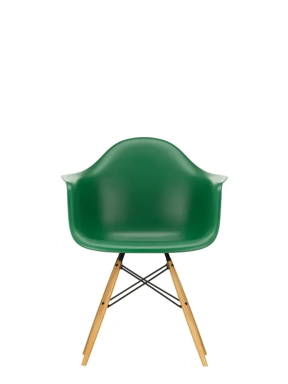 Eames Plastic Armchair DAW, ahorntræ fra Vitra
