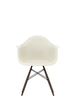 Eames Plastic Armchair DAW, mørkbejdset ahorntræ fra Vitra