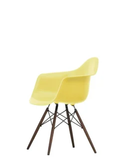 Eames Plastic Armchair DAW, mørkbejdset ahorntræ fra Vitra