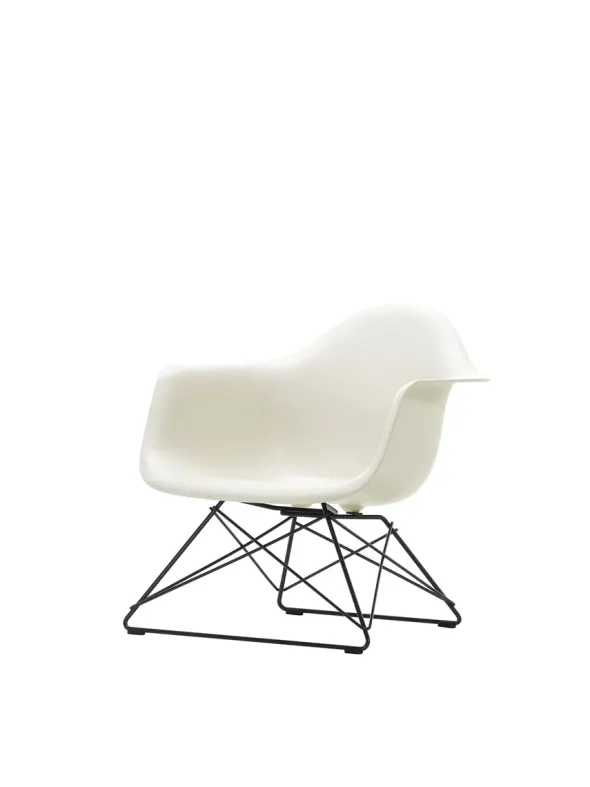 Eames Plastic Armchair LAR, sortlakeret fra Vitra