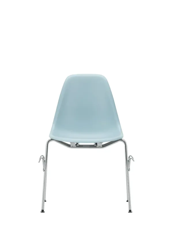 Eames Plastic Side Chair DSS, stabelbar fra Vitra
