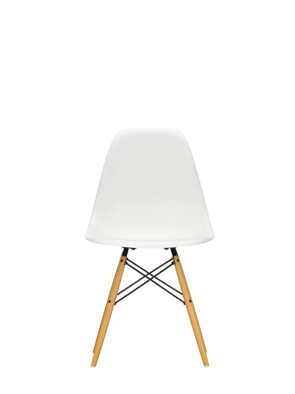 Eames Plastic Side Chair DSW, ahorntræ fra Vitra