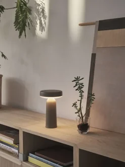 Ease Portable Lamp fra Muuto