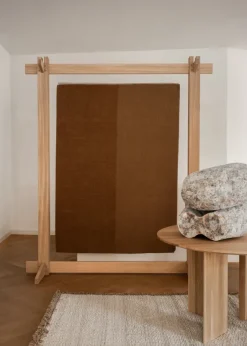 Echo Yano gulvtæppe, Chestnut fra Linie Design