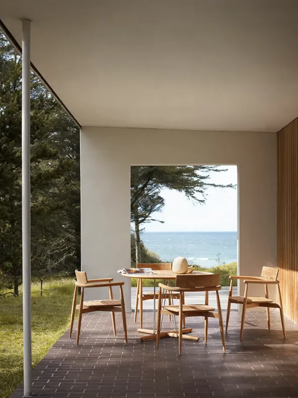 E022 Embrace havebord, Ø110 fra Carl Hansen & Søn