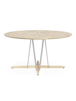 E022 Embrace havebord, Ø140 fra Carl Hansen & Søn