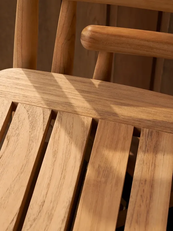 E008 Embrace havestol fra Carl Hansen & Søn