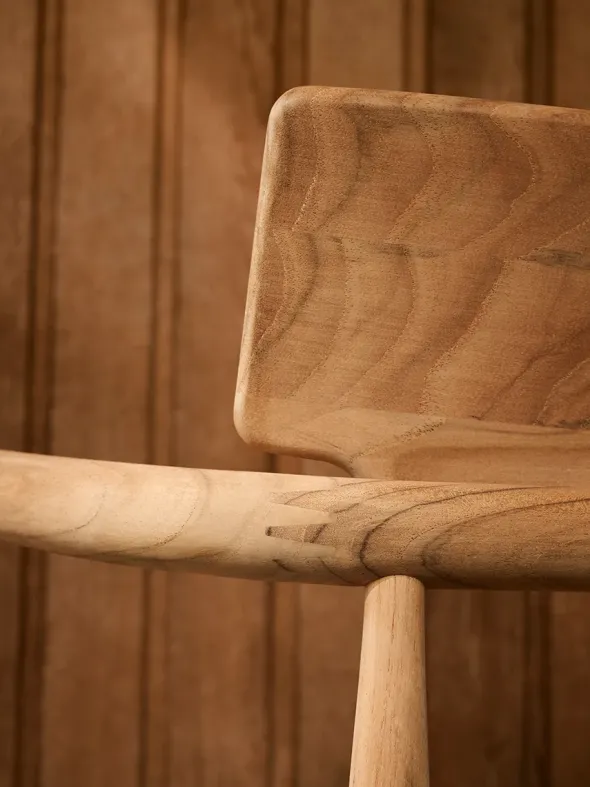 E008 Embrace havestol fra Carl Hansen & Søn
