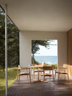 E008 Embrace havestol fra Carl Hansen & Søn