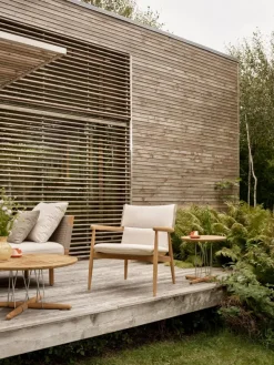 E018 Embrace udendørs loungestol fra Carl Hansen & Søn
