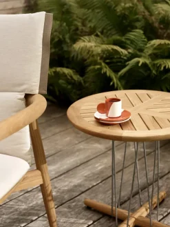 E023 Embrace udendørs sidebord, Ø48 fra Carl Hansen & Søn