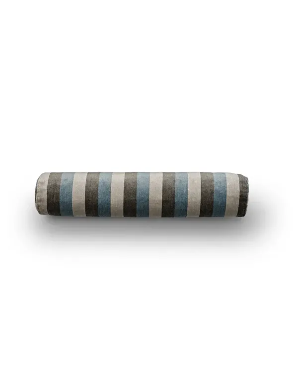 Ember Pyjamas Pillow, Ø15x74 fra Eilersen