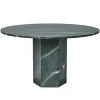 Epic Outdoor Dining Table, round fra GUBI