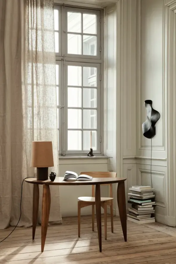 Feve Desk fra Ferm Living