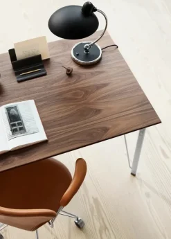 FH3605™ Skrivebord af Arne Jacobsen