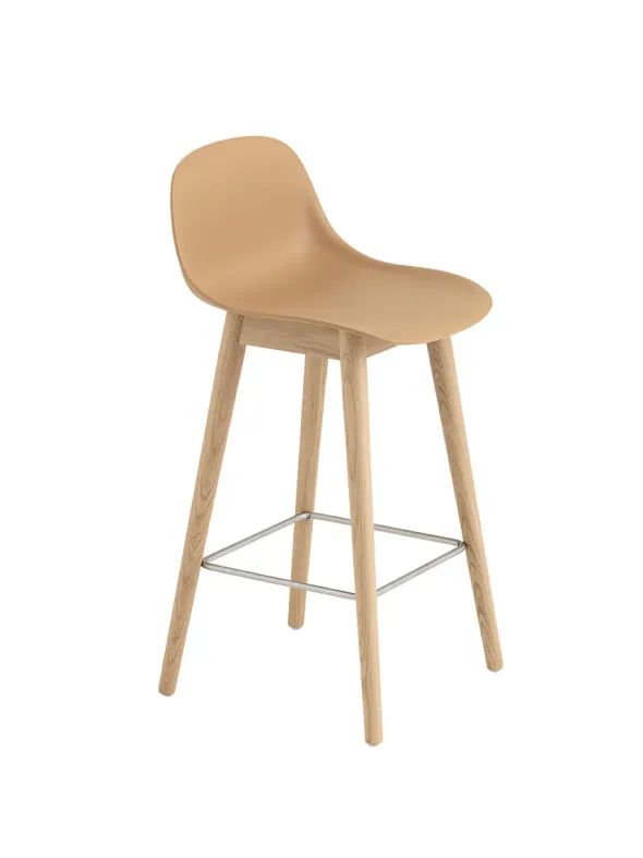 Fiber Bar Stool Wood w. back fra Muuto