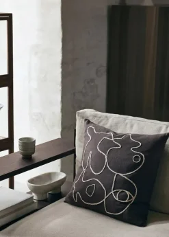 Figure Cushion, coffee/sand fra Ferm Living