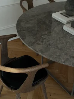 Florence Spisebord Ø145, gris du marais/beige grey fra New Works