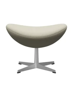 3127 Fodskammel til Ægget af Arne Jacobsen stofgr. 1