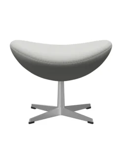 3127 Fodskammel til Ægget af Arne Jacobsen stofgr. 2