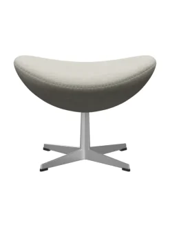 3127 Fodskammel til Ægget af Arne Jacobsen stofgr. 2