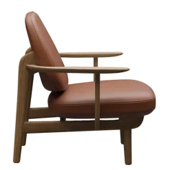 Fred JH97 lænestol, walnut essential læder, eg klar lak fra Fritz Hansen