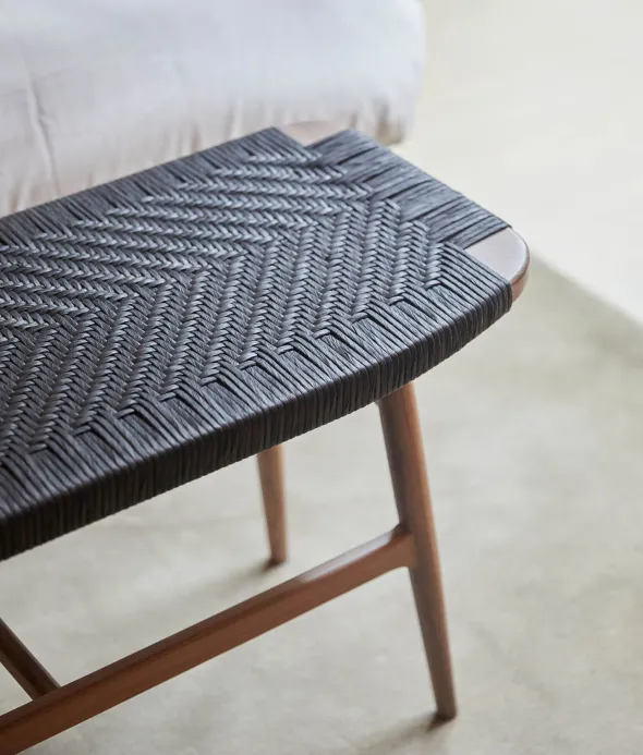 Freja bænk, valnød/sort naturflet fra Stellar Works
