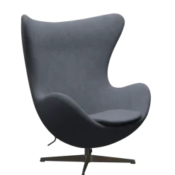 3316 Ægget loungestol, stel i brown bronze af Arne Jacobsen