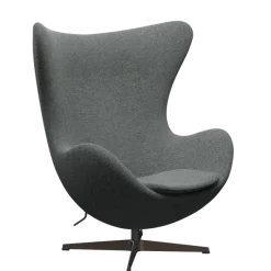3316 Ægget loungestol, stel i brown bronze af Arne Jacobsen
