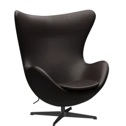 3316 Ægget loungestol, stel i sort af Arne Jacobsen