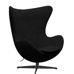 3316 Ægget loungestol, stel i sort af Arne Jacobsen