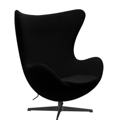 3316 Ægget loungestol, stel i sort af Arne Jacobsen