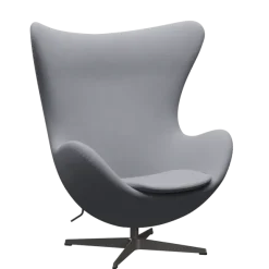3316 Ægget loungestol, stel i warm graphite af Arne Jacobsen
