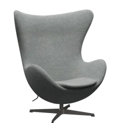 3316 Ægget loungestol, stel i warm graphite af Arne Jacobsen