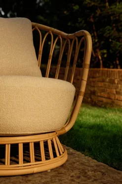 Grace Outdoor Lounge Chair fra GUBI