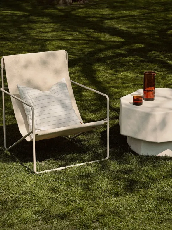 Grand Cushion, offwhite/chocolate fra Ferm Living