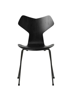 3130 Grand Prix stol i farvet ask af Arne Jacobsen