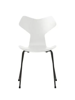 3130 Grand Prix stol i farvet ask af Arne Jacobsen