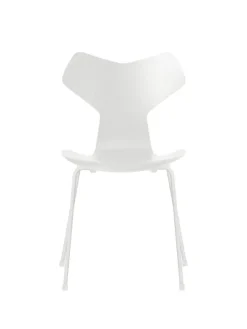 3130 Grand Prix stol i farvet ask af Arne Jacobsen