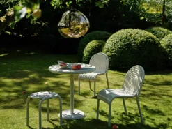 Groove udendørs cafébord fra Tom Dixon