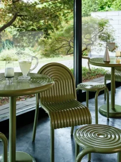 Groove udendørs cafébord fra Tom Dixon