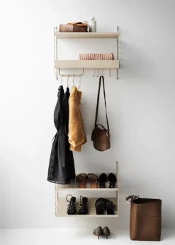 Hallway R, entréreol fra String Furniture