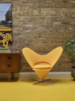 Heart Cone Chair af Verner Panton