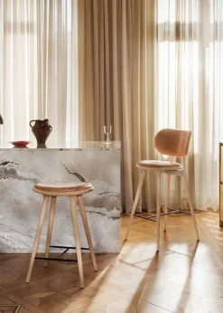 High Stool, sæbebehandlet eg, Pista Sand læder, 74 cm, høj barstol fra Mater