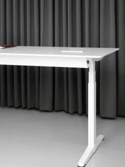 HiLow3 skrivebord fra Montana