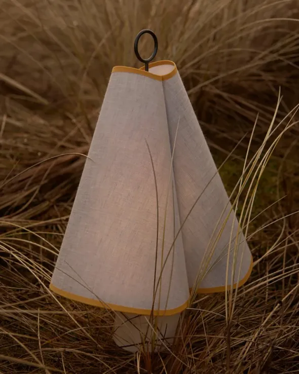 Hornbæk Portable Lampe fra GUBI