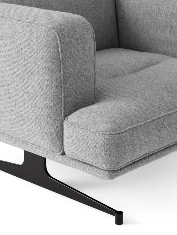 Inland AV21 Lounge Chair fra &Tradition